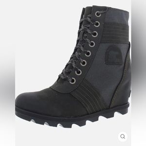 Sorel Lexie wedge boots 8.5